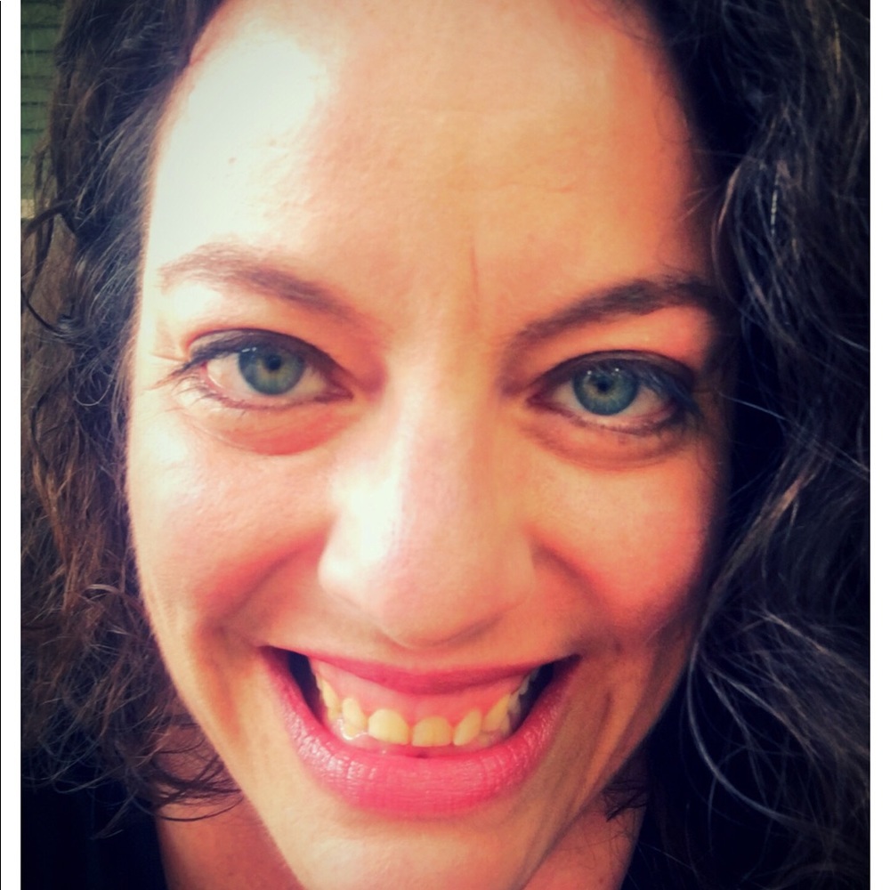 Meet your Posher, Caroline